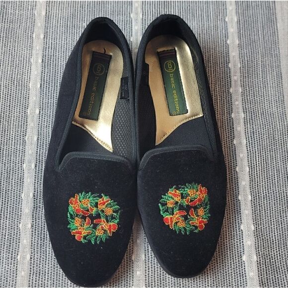 BASIC EDITIONS Christmas Wreath Loafers - Picture 3 of 11